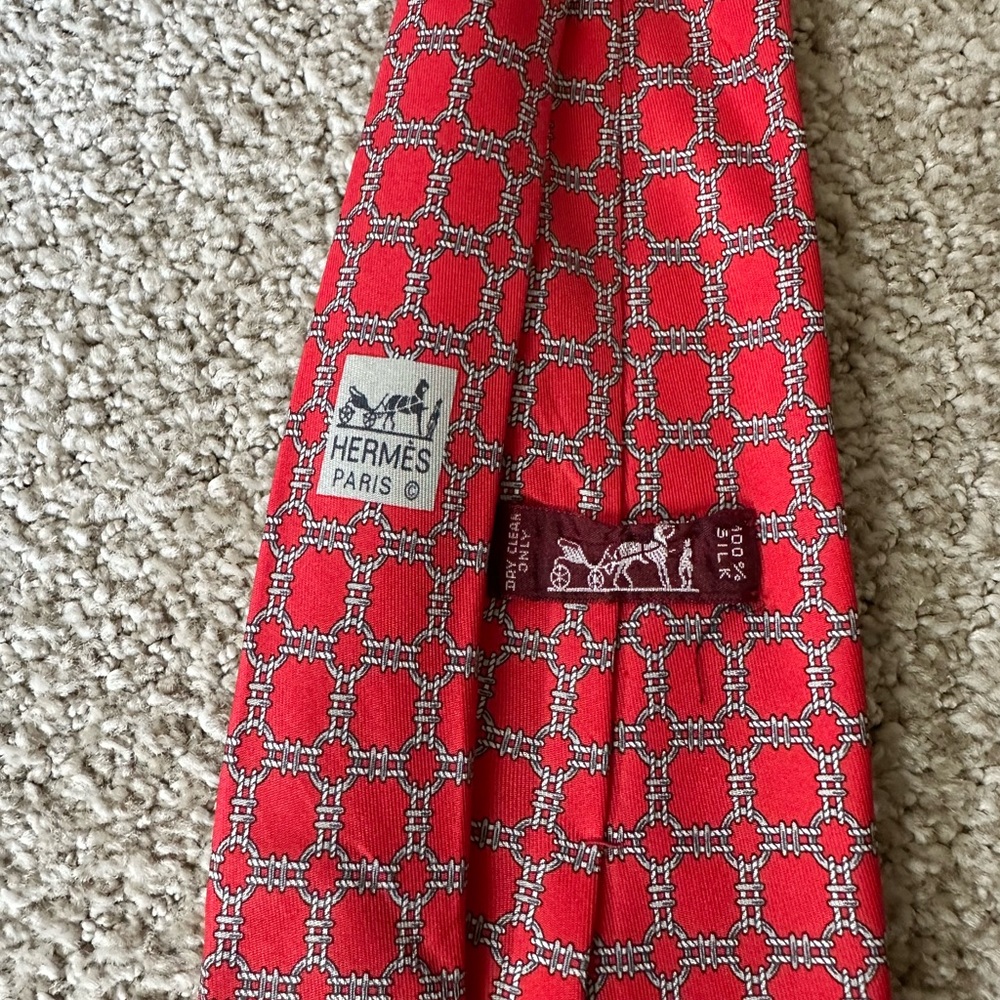 100% silk Hermes Neck Tie (mint condition)